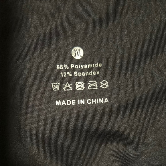 Women’s Capri Black Leggings - Picture 2 of 3